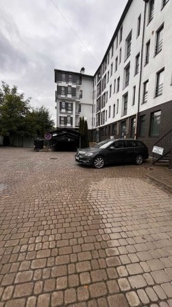 Продаж 2-х паркомісць 9,10 у  паркінгу, вул. Б. Хмельницького - фото 1