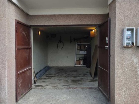Гараж в будинку вул. Джона Леннона Львів