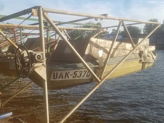 Бокс с подьемником на 2 причале, верхний бьеф Запоріжжя