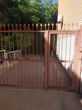 Продам капитальный гараж. Центр. Ул. Грушевского 11 - фото 1