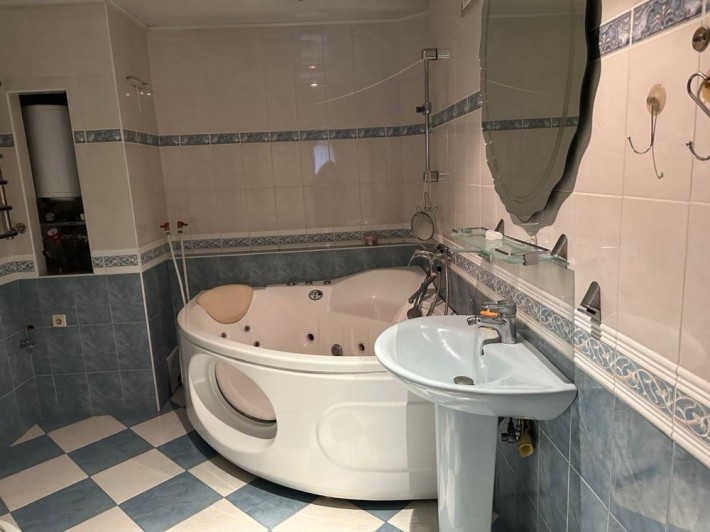 Здам 4х кім квартиру м.Житомирська, вул Святошинська 1 - фото 1