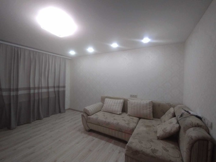 Сдам 2-х ком.кв-ру на 4 этаже.,по ул.Чаривной,121 Шевченковский - фото 1