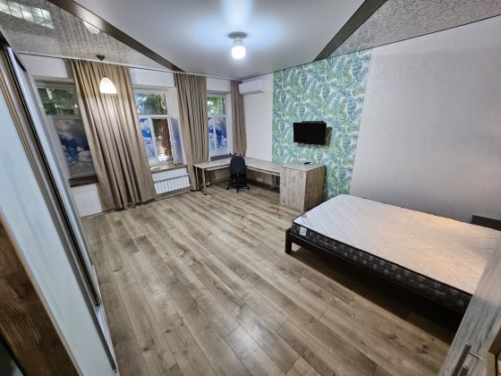 Центр, квартира студия, 2 паркоместа можно с детьми и животными мебель Днепр