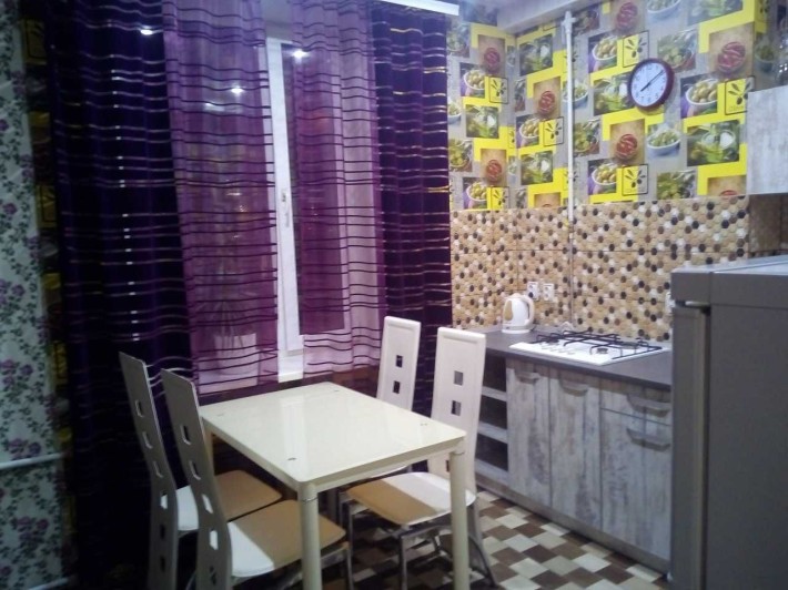 Сдается 2-х комн. квартира в центре города, рядом с проспектом - фото 1