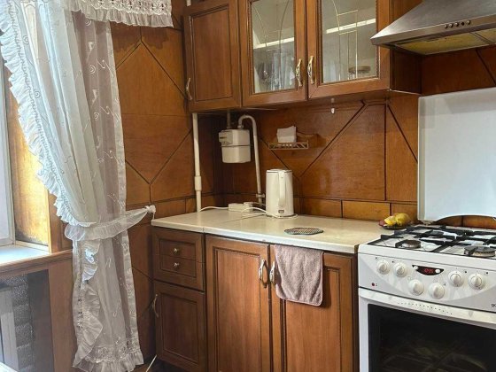 Сдам 2-х ком. кв.  на пр. Богдана Хмельницкого (12 квартал). Дніпро