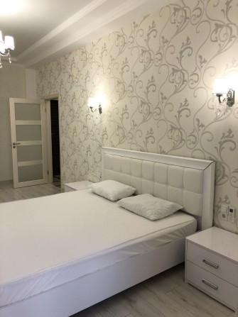 Сдам 1 комн квартиру в ЖК 19 Жемчужина на Французском бульваре.3 этаж! - фото 1