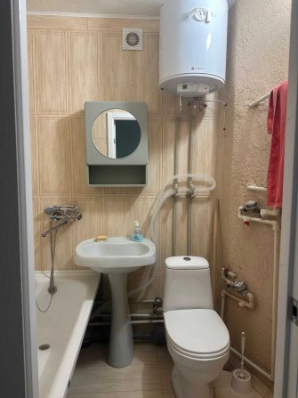 Сдам уютную 1 к район Конного рынка  рядом с метро Защитников Украины - фото 1