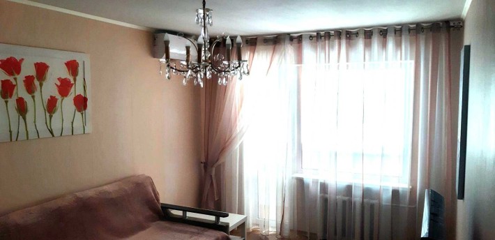 Здам в довгострокову оренду 2-кімнатну квартиру в центрі Таїрова. - фото 1