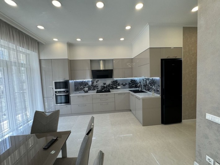 Сдам уютную квартиру на 10 ст.Фонтана в ЖК 23 Жемчужина - фото 1