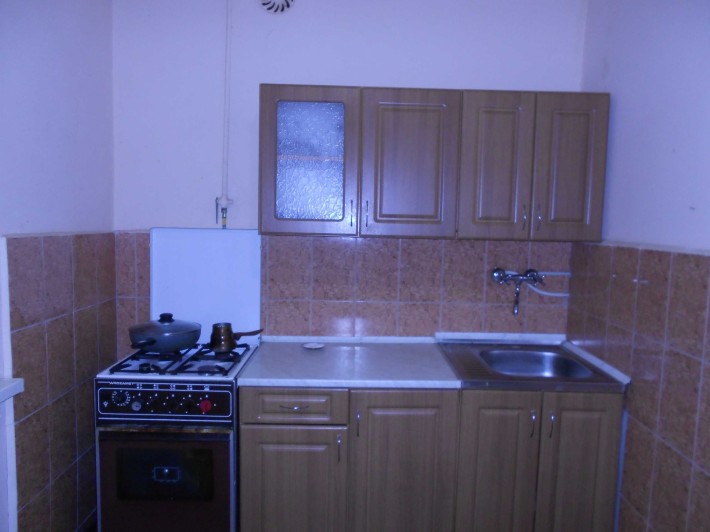 Здам затишну 2-х кімнатну квартиру з меблями  у центрі міста - фото 1