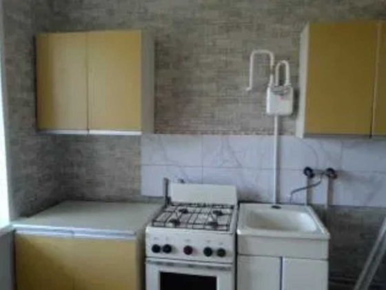 Военному! 1 к. квартира на Уральских казармах, есть мебель и техника