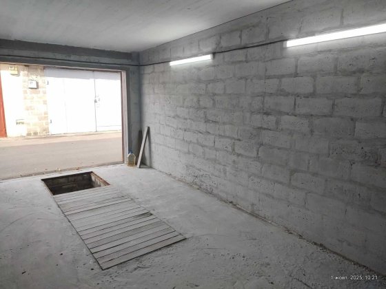 Здам гараж Троєщина Закревського 93 Милославичі 38квм 3.3х6.2м Киев