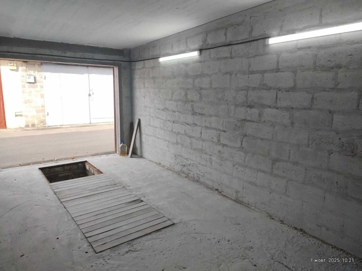 Здам гараж Троєщина Закревського 93 Милославичі 38квм 3.3х6.2м - фото 1