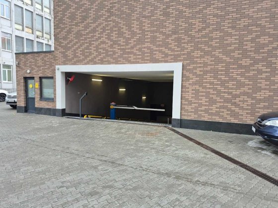 Оренда паркінгу для електрокара метро Васильківська Киев