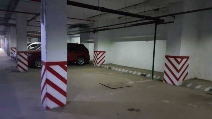 Підземний паркінг у центрі (м. Історичний музей) - фото 1