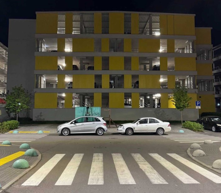 Оренда паркінгу/ паркомісця з зарядкою Comfort Town ( Комфорт Таун) - фото 1