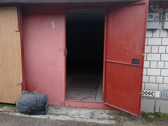 Оренда теплого гаражу з цегли на Оболоні з електрикою поруч базар Київ