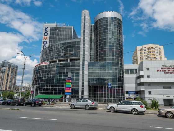 Продаж паркомісця в ТРЦ Комод (м. Лівобережна) Шептицького 4 Київ