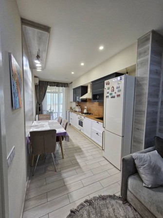 Сдам 2 комнатную квартиру ЖК Изумрудный город,Авантаж,метро Бот Сад - фото 1