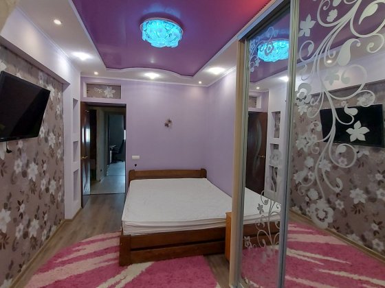 Здаю 3 к/к вул. Захисників України  142 Николаев