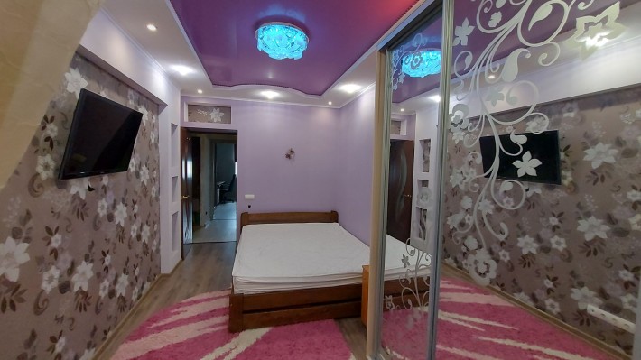 Здаю 3 к/к вул. Захисників України  142 - фото 1