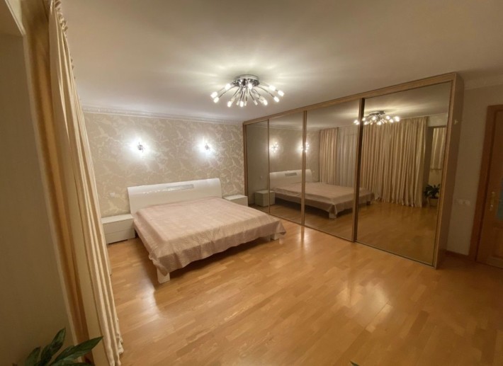 Оренда 3х кімнатної квартири в Олександрівському р-ні (Св. Миколая 71) - фото 1