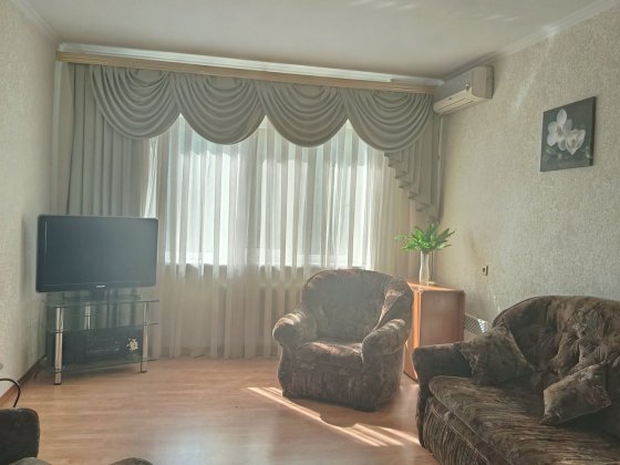 Здається 3 кімнатна квартира