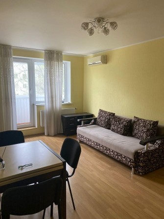 Срочно!!! Сдам 2 кв м Дворец Спорта Бульв. Юрьева 7000 + сч - фото 1