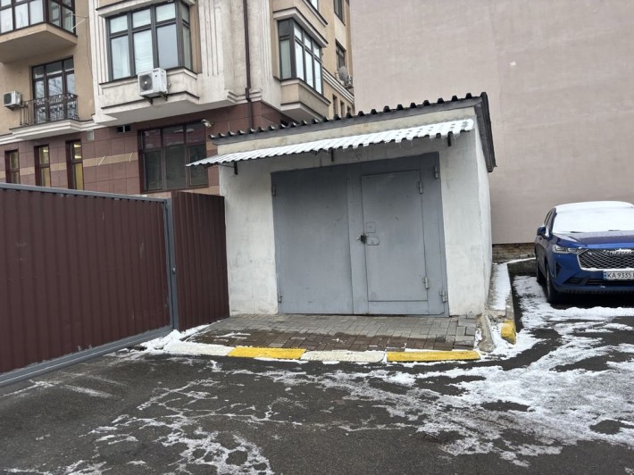 Гараж Цент Петлюри Назарівська Саксаганського - фото 1