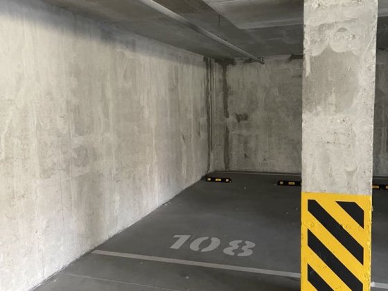 Здам паркомісце , киів , вул Богатирська 32, дк Киев