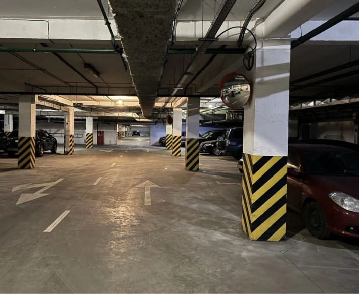 Здам в оренду місце для мотоцикла на підземному паркінгу Нивки - фото 1