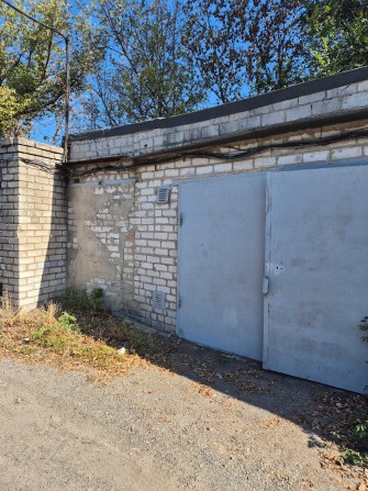 Продам великий  (6 м*6 м) та сухий капітальний гараж від власника - фото 1