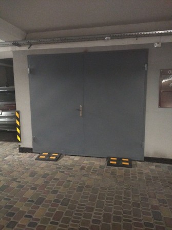 Продам гараж в паркінгу ЖК Львівський Маєток - фото 1