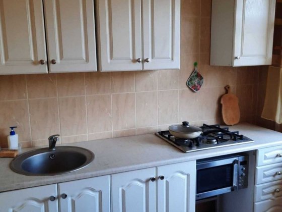 1 квартира пр. Гагарина 62, м спортивная и м Левада, 6000+свет Харьков