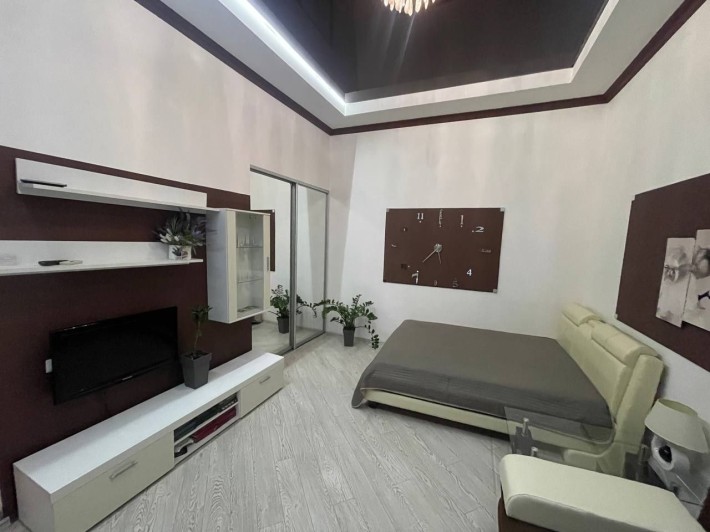 Хозяйка.Квартира возле парка Шевченко - фото 1