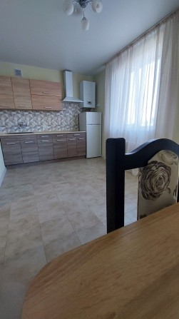 Здам нову 1 кімнатну квартиру 2 зупинки від ТЦ Європарк - фото 1
