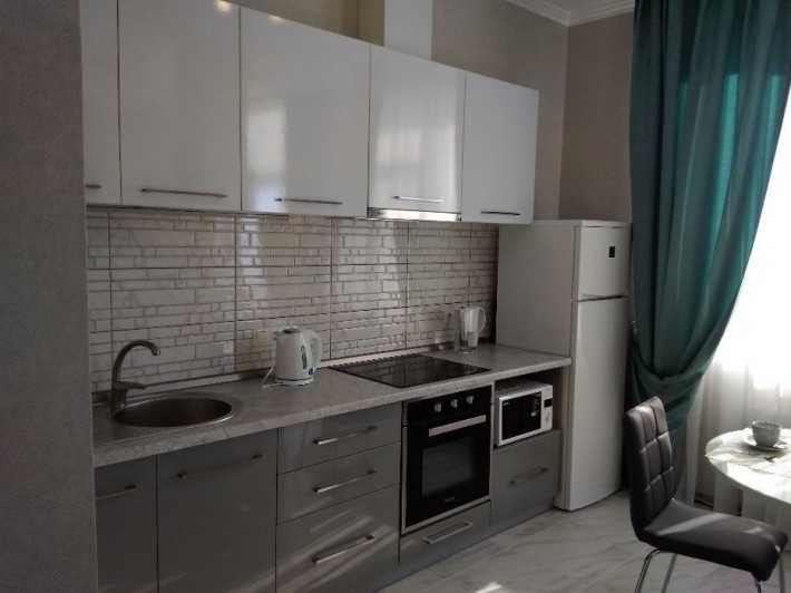 Срочно сдам квартиру в 16 Жемчужине, ул. Асташкина 29/Льва Толстого - фото 1