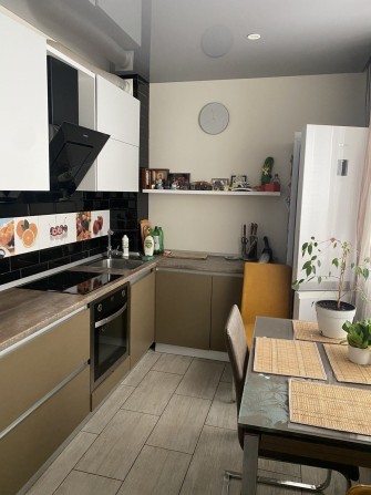 Сдам 3 кв метро  Дворец Спорта Олимпийская  12000 гр. - фото 1