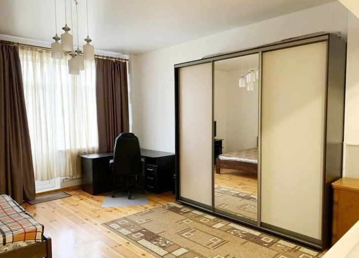 Данилевского, центр. Отличная большая студия 50 кв.м. с ремонтом - фото 1