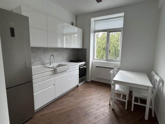 Сдам 2х комн кв центр майдан Героев Небесной  Сотни ( Руднева) Харьков