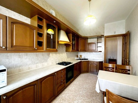 Сдам Довженко 6  Дома  Каркашадзе 3х комнатную квартиру Одеса