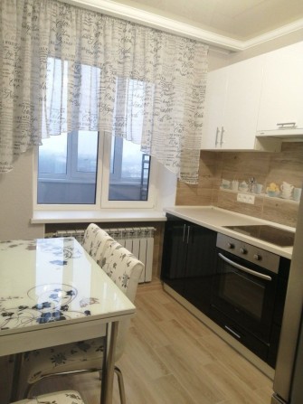 Сдам  светлую 1 ком. квартиру,  1 ст. Люстдорфской дор./Крапивницкого - фото 1