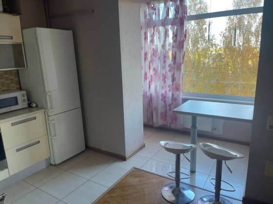 Сдам 3.5 комн. квартиру МЖК Интернационалист новострой Харьков