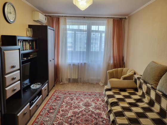 Сдам 2 комн.кв. м. Хол. Гора 1 мин. Харьков