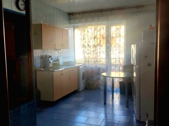 Сдам 2 комнатную квартиру с балк⁹оном Харьков