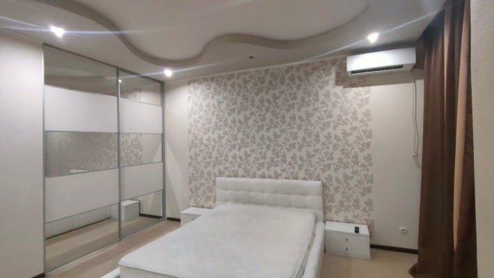 Сдам кв. в ЖК Гвардейцев Широнинцев 33,  метро Академика Павлова - фото 1