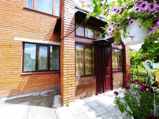 Будинок на березі Хорола Миргород