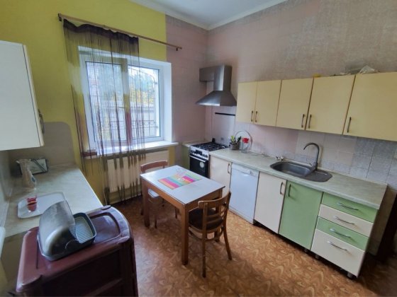 Аренда 2 этажного дома с ремотном ,в Центре города ! Славянск