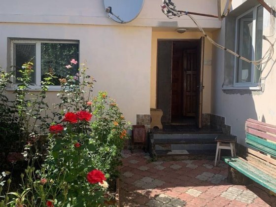 Оренда частини Будинку 5500 гр оплата за один місяць. Дві кімнати.  Ра Хмельницкий