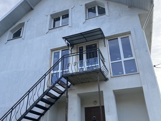 Довгострокова оренда котеджу Яремче, 4 спальні Яремче